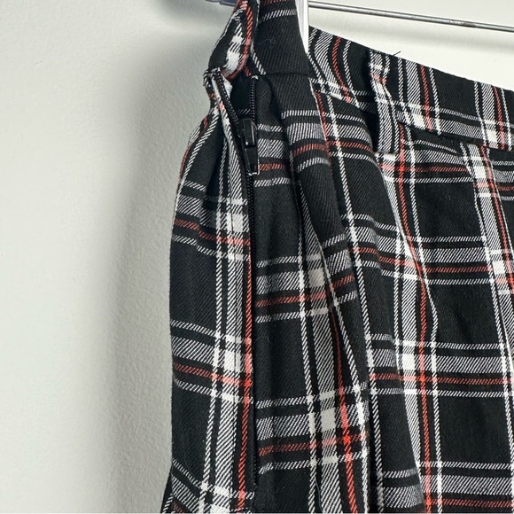 Hot Topic Tiered Mini Skirt Plus Size 2X Black Red Plaid Goth Grunge Emo Punk - Picture 4 of 8